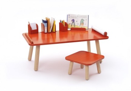 Bois laqué et grandes pattes Bois laqué et grandes pattes